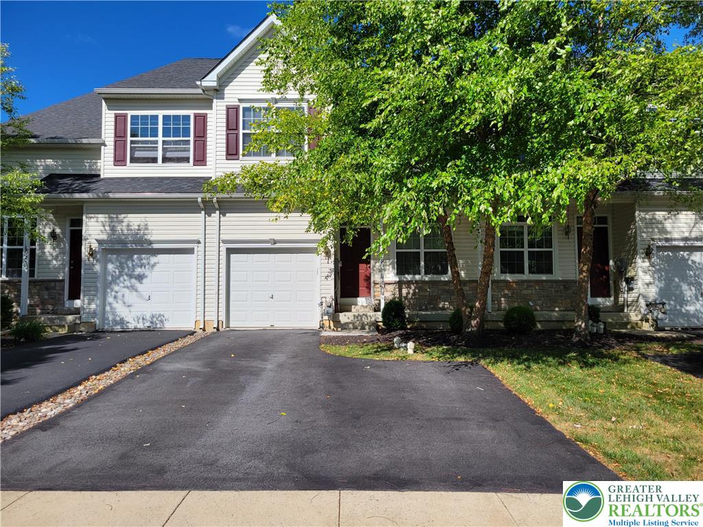 929 King Way Property Photo 1