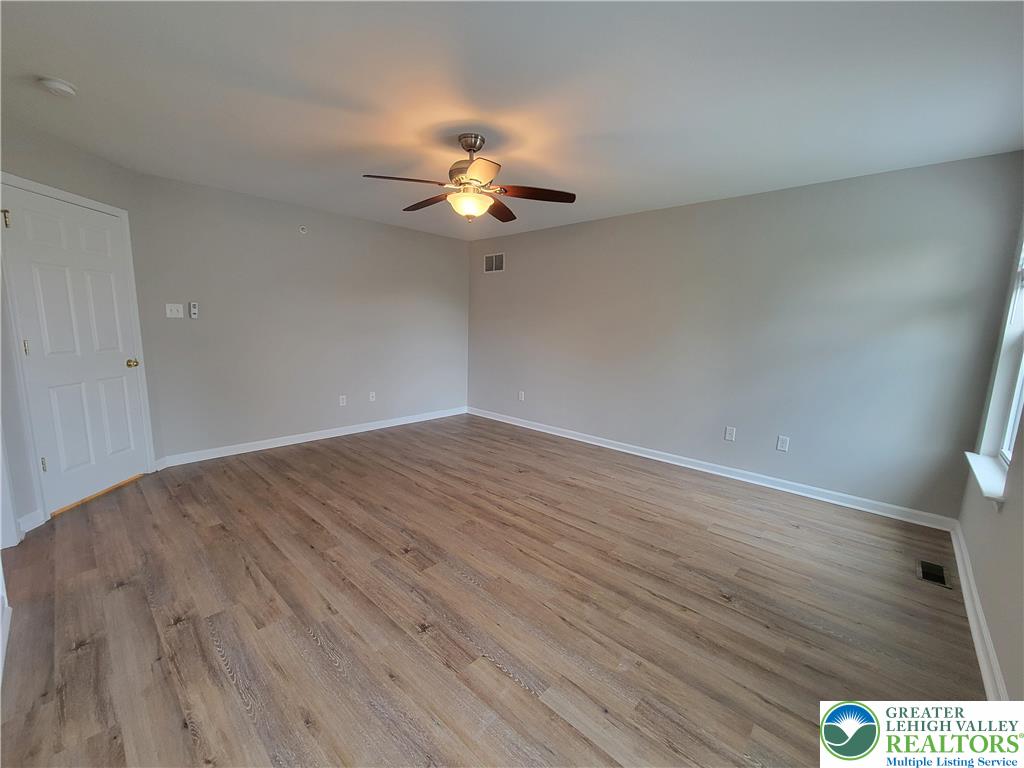929 King Way Property Photo 10