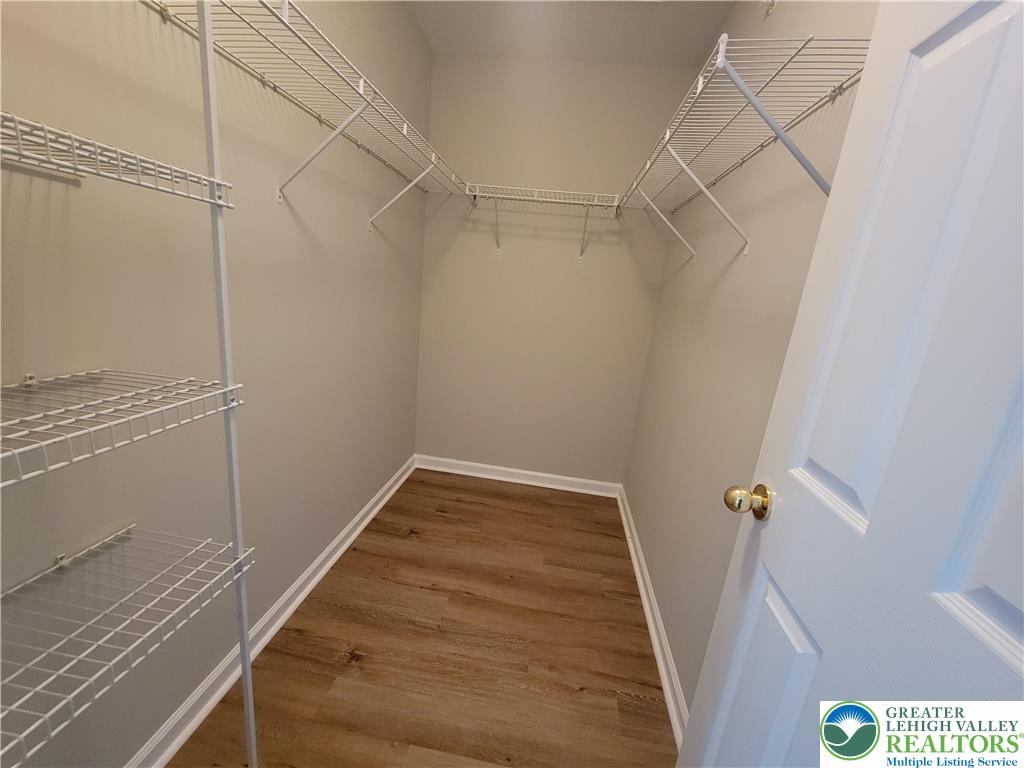 929 King Way Property Photo 11
