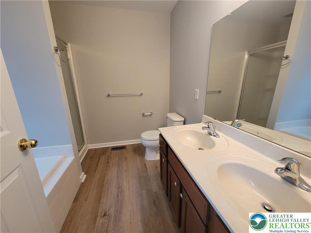 929 King Way Property Photo 12
