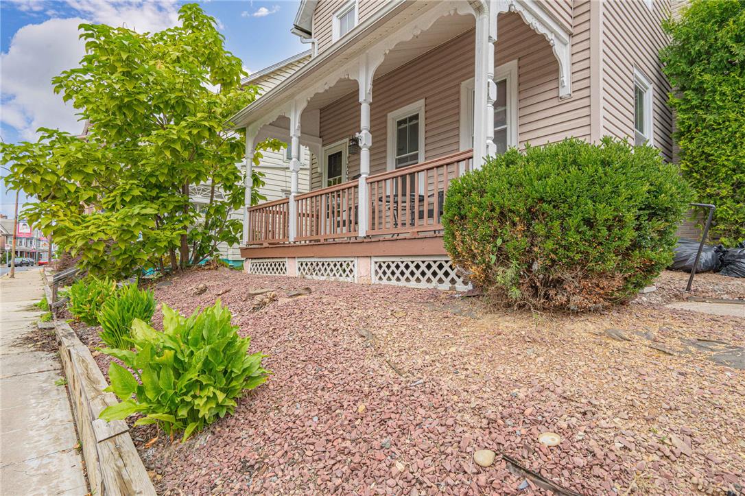 1703 Main Street Property Photo 4