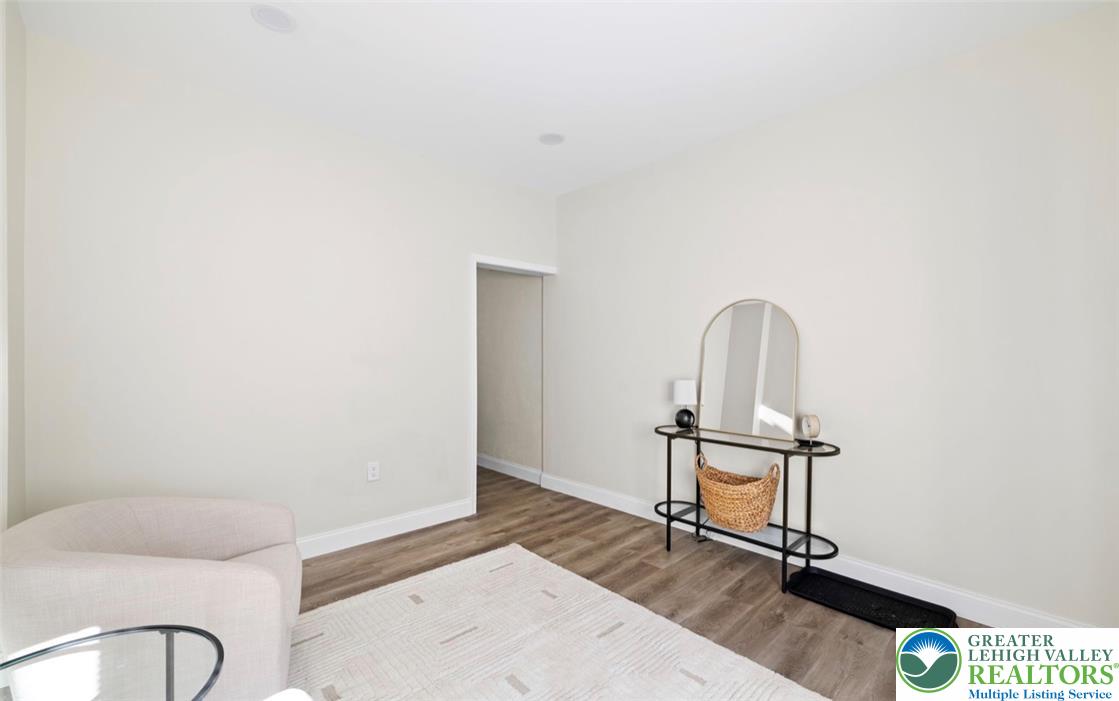 1167 Mechanic Street Property Photo 4