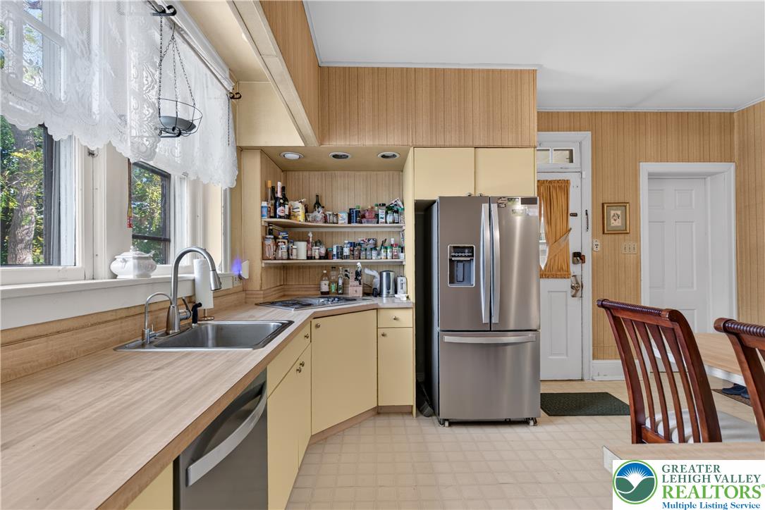 1800 West Union Boulevard 1 Property Photo 27