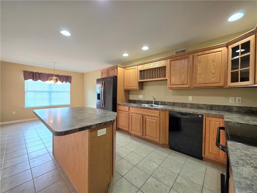 2245 Jeannette Lane Property Photo 7