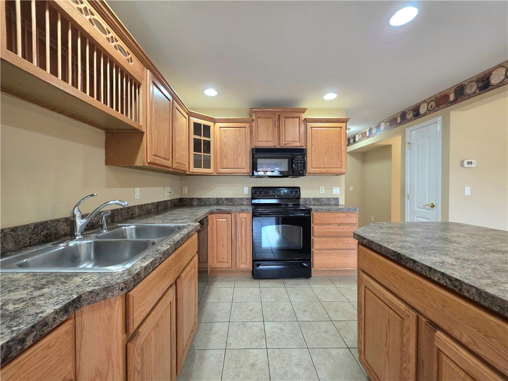 2245 Jeannette Lane Property Photo 9