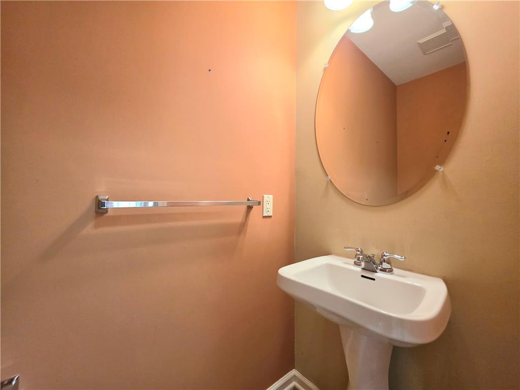 2245 Jeannette Lane Property Photo 12