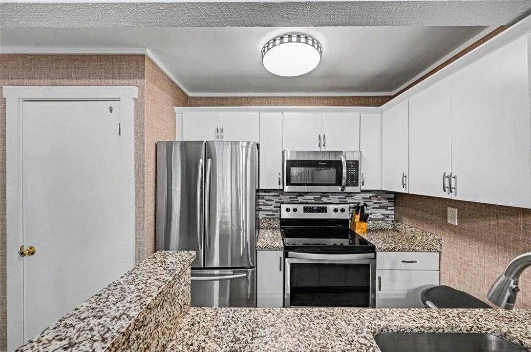 17 Slalom Property Photo 18