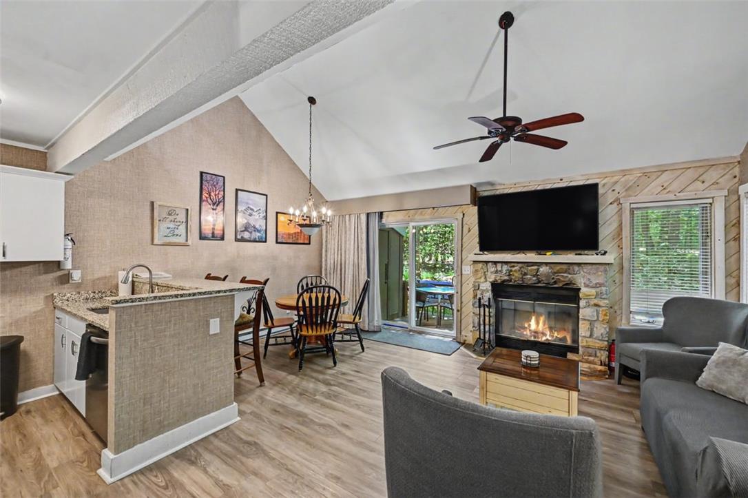 17 Slalom Property Photo 22