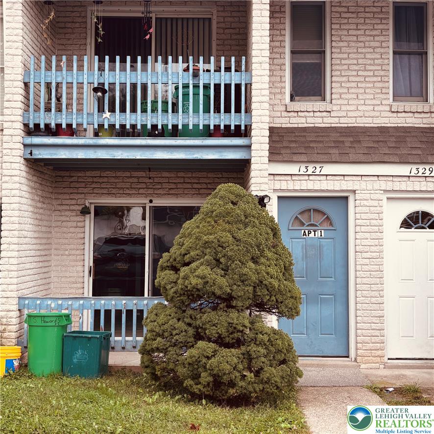 1327 Howard South 1 Property Photo 1