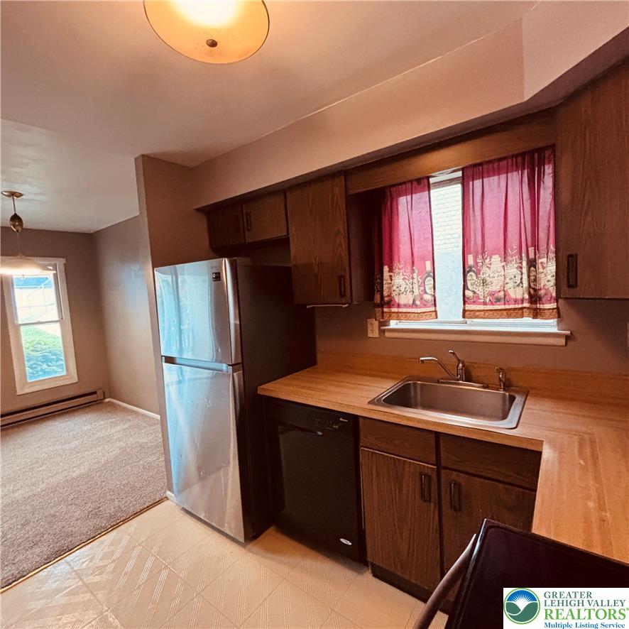 1327 Howard South 1 Property Photo 3