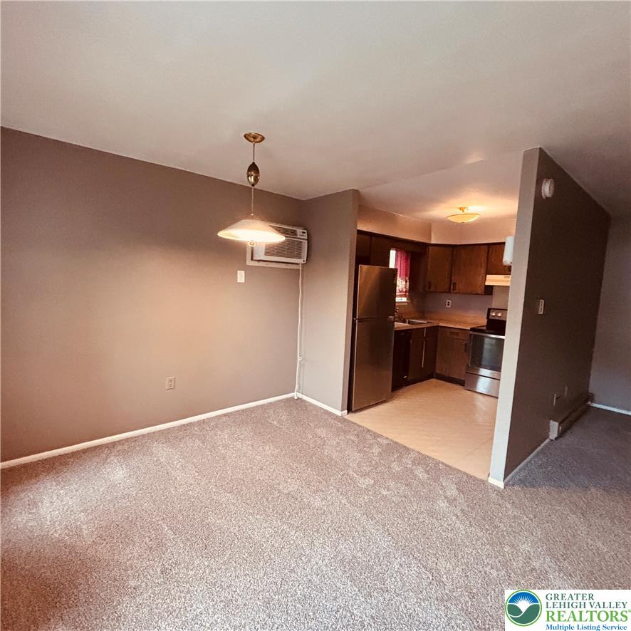 1327 Howard South 1 Property Photo 4