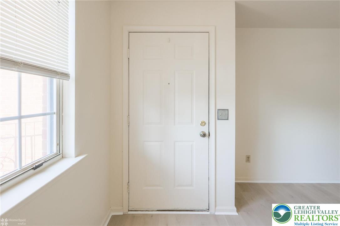 1464 Cedar Crest Boulevard 12 Property Photo 5