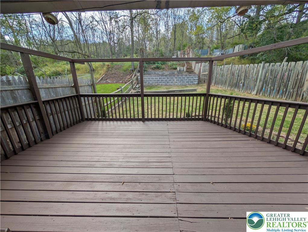 216 Old Forge Drive Property Photo 4