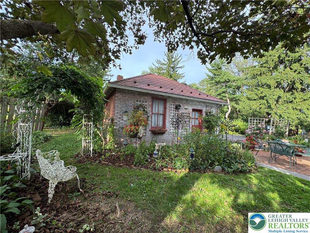 715 West State Street Property Photo 40