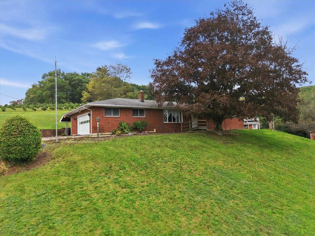 183 Hemlock Drive Property Photo 3