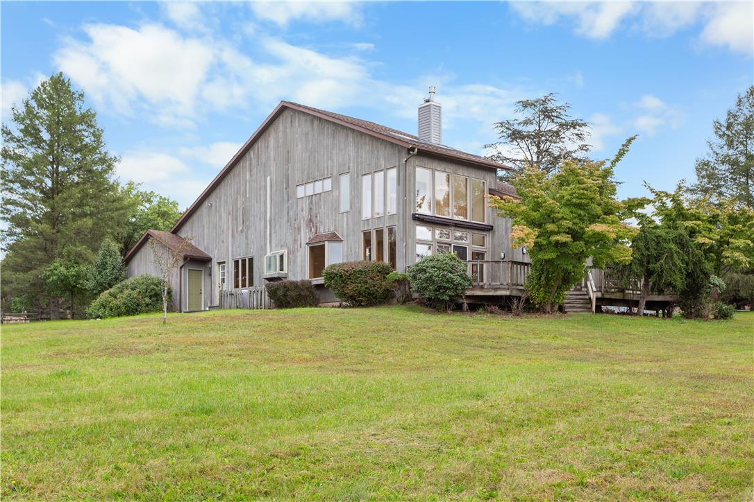 377 Farmhouse Lane Property Photo 3
