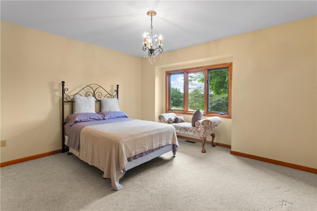 377 Farmhouse Lane Property Photo 12