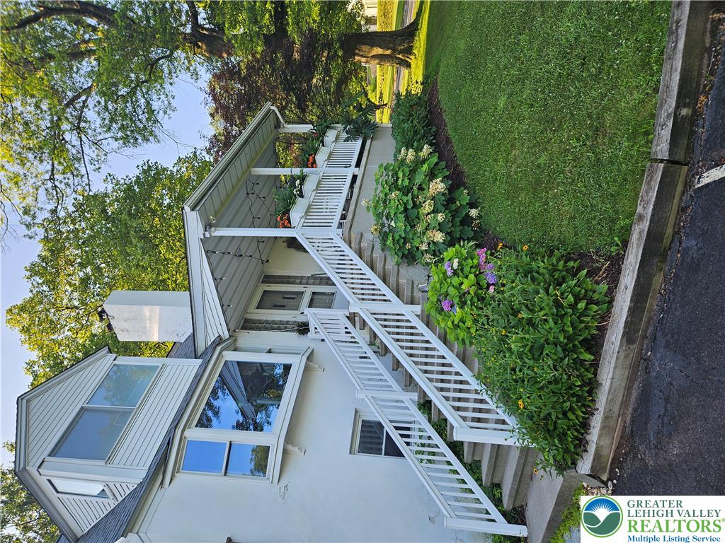 1349 Beverly Hills Road Property Photo 2