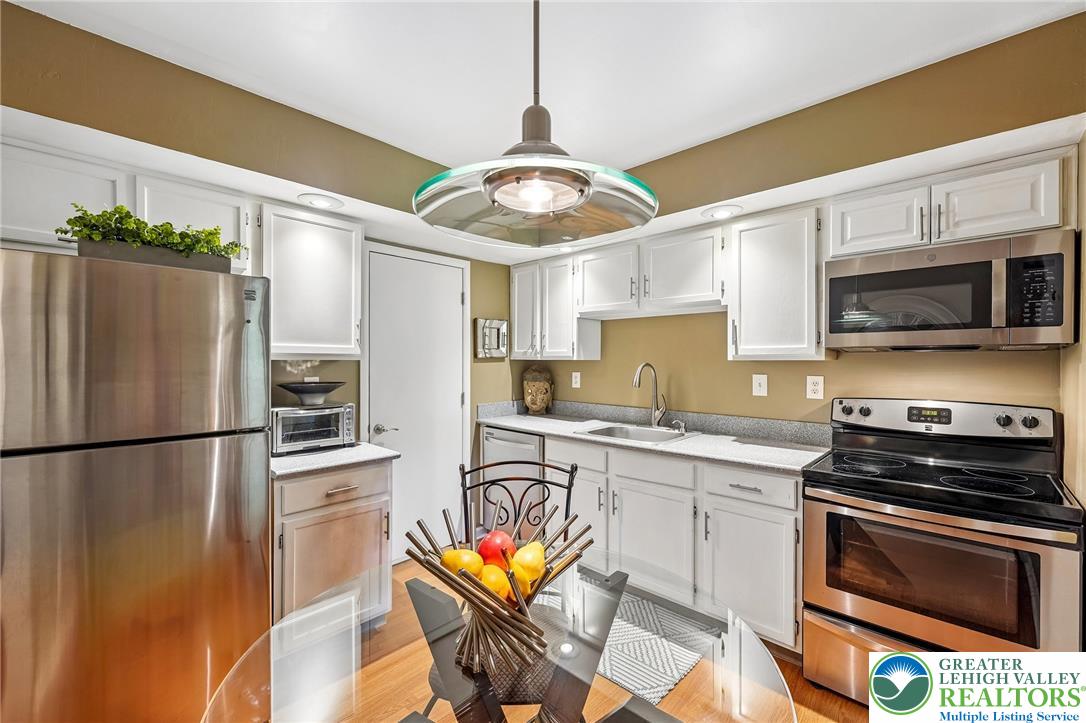 2672 Rolling Green Place Property Photo 3