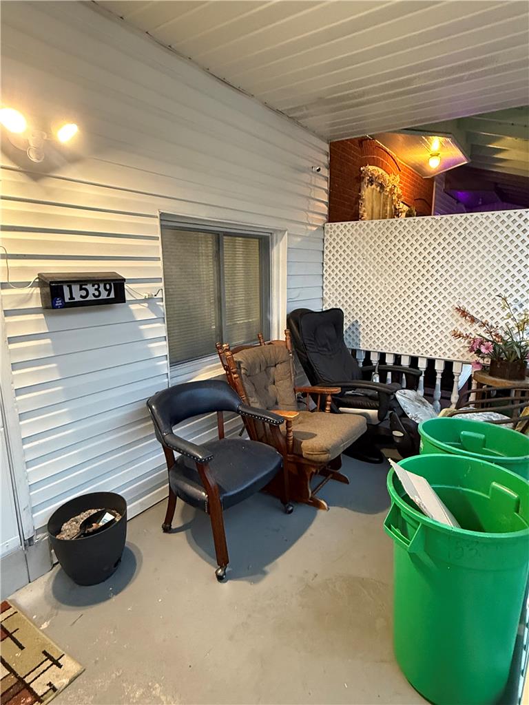 1539 West Allen Street Property Photo 2
