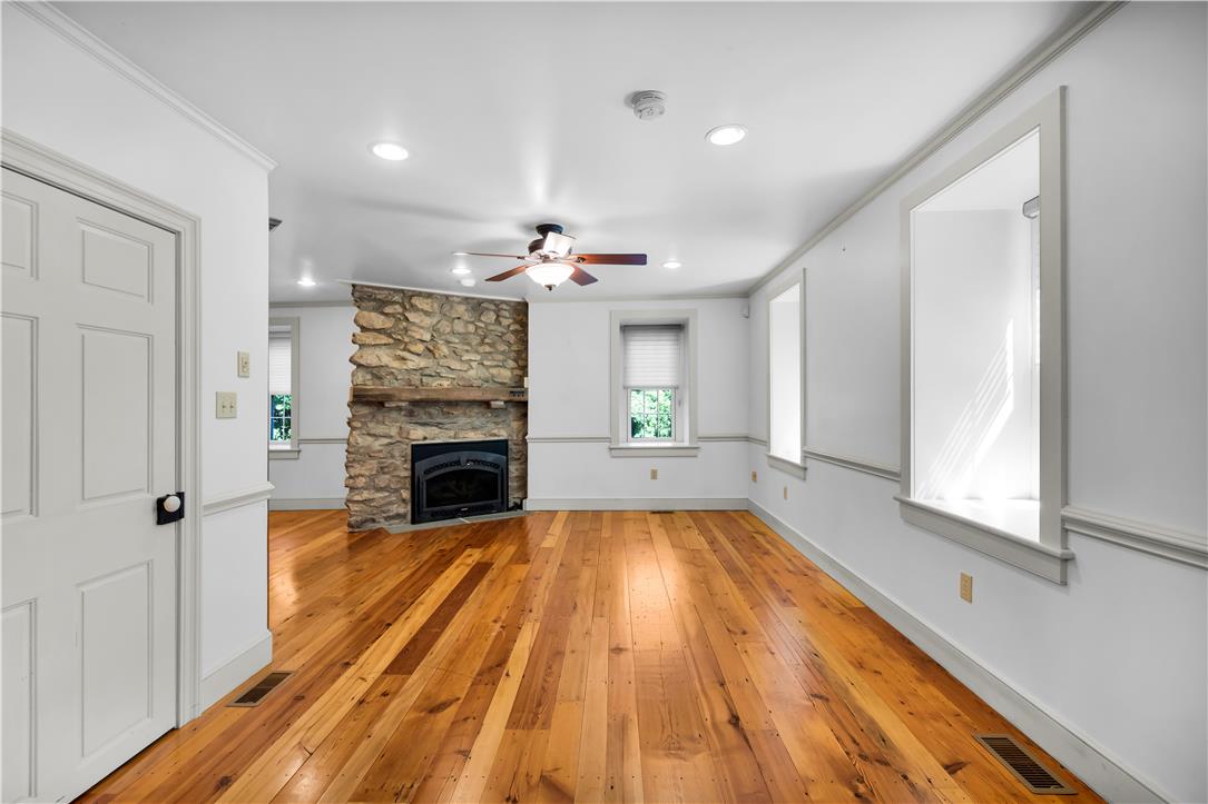 2408 Applewood Drive Property Photo 12
