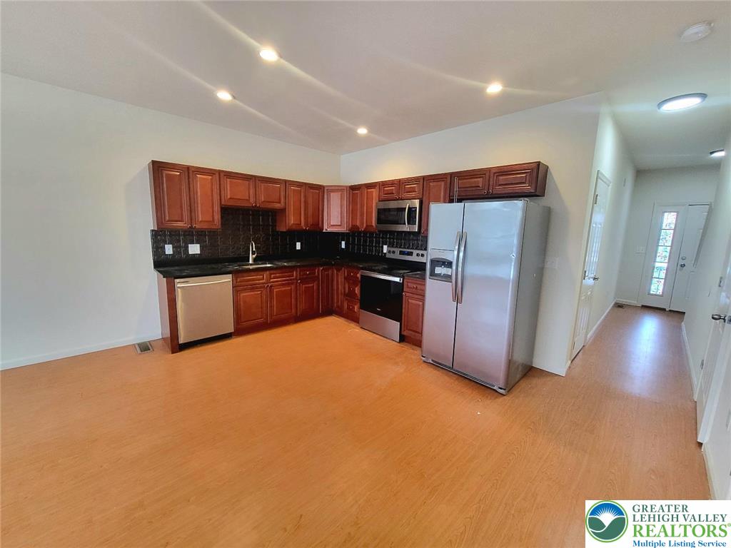 2153 South Poplar Street Property Photo 4