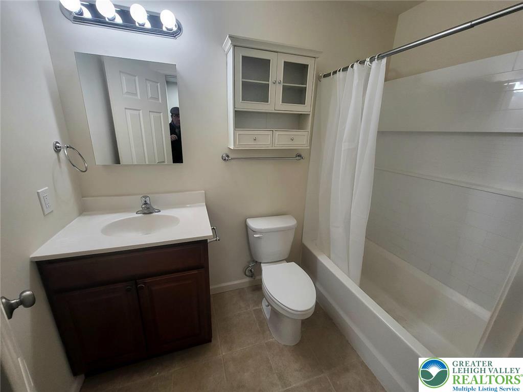 2153 South Poplar Street Property Photo 16