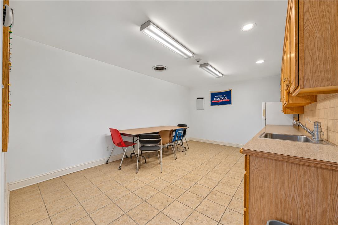 808 Packer Street Property Photo 30