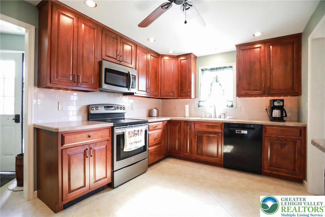 6373 Chestnut Street Property Photo 8