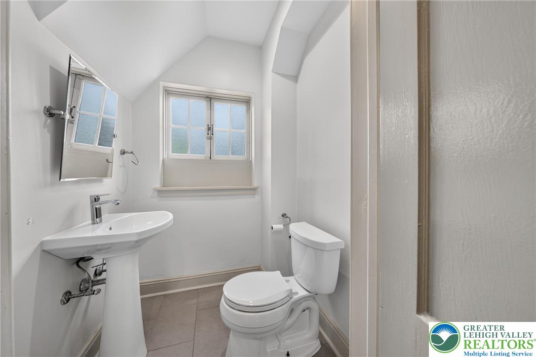 428 Northampton Street 2r Property Photo 6