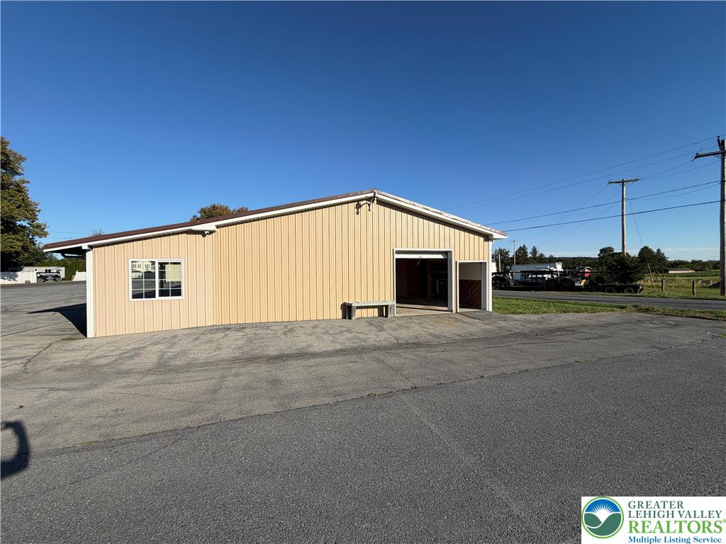 4683 Lehigh Drive Property Photo 3