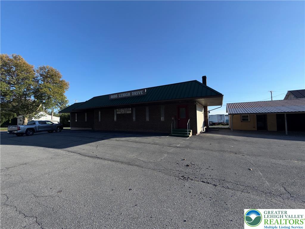 4685 Lehigh Drive Property Photo 1