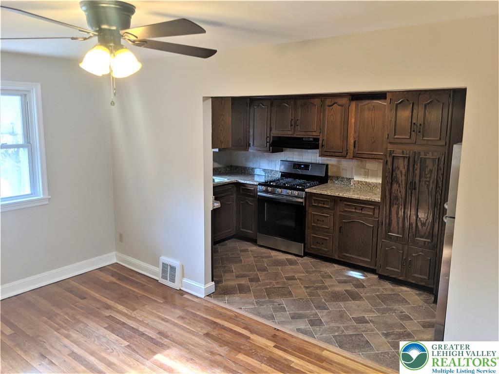 703 Spring Street Property Photo 7