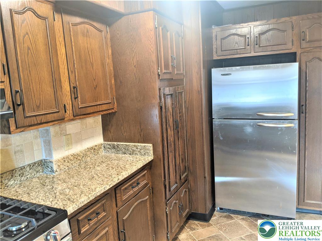 703 Spring Street Property Photo 10