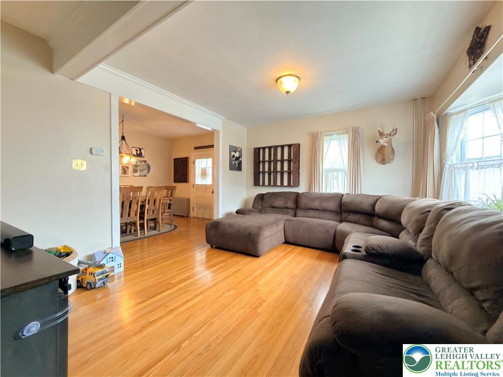 511 South Broadway Property Photo 4