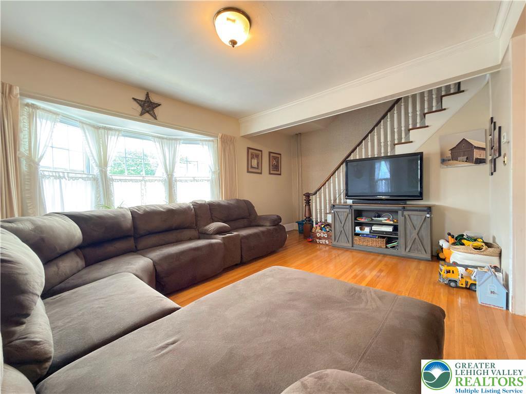 511 South Broadway Property Photo 5