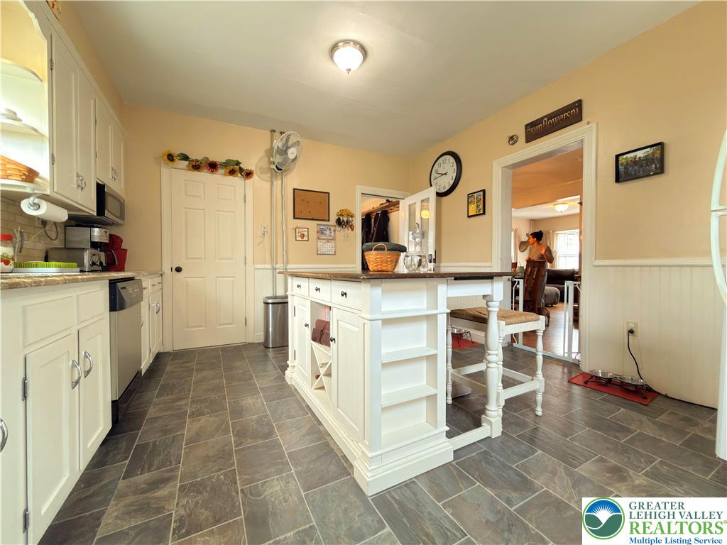 511 South Broadway Property Photo 12