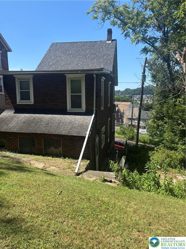 901 Vernon Street Property Photo 3