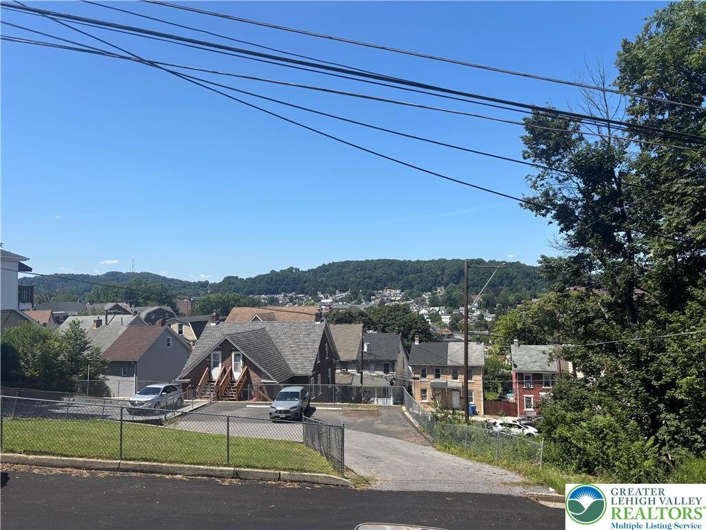 901 Vernon Street Property Photo 4