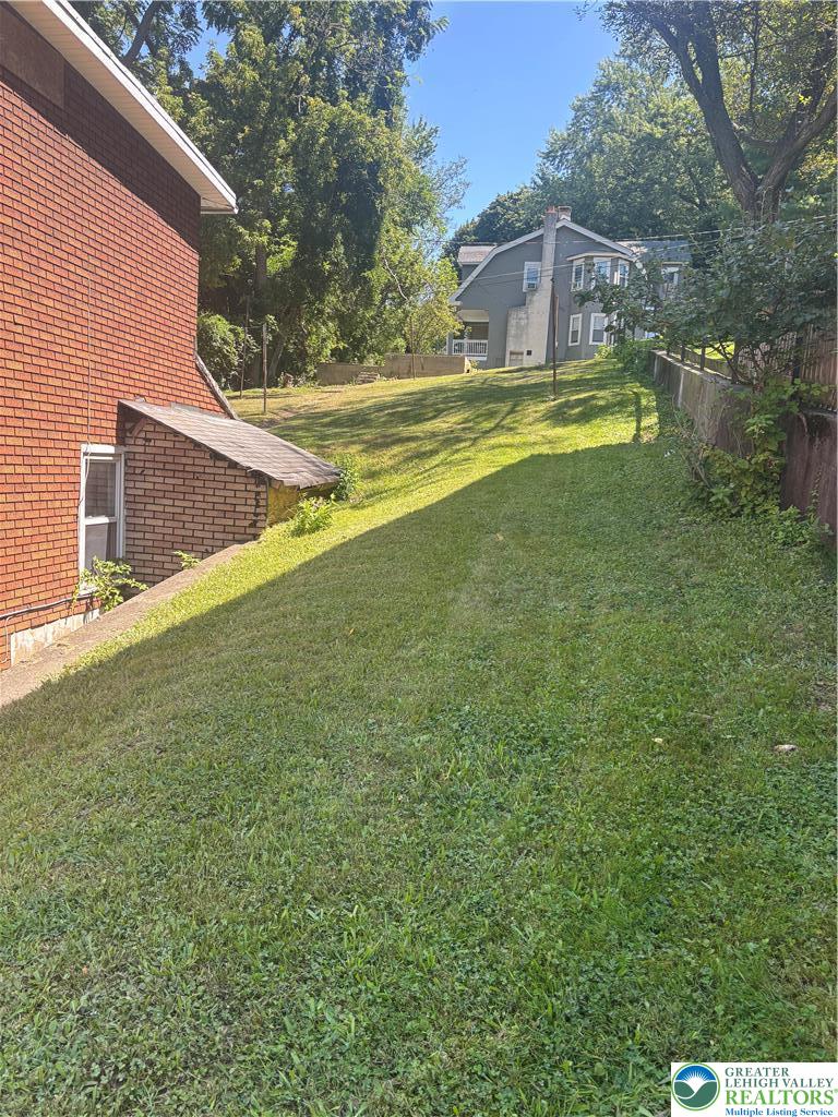 901 Vernon Street Property Photo 5