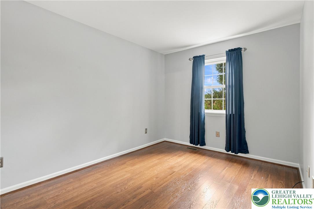 1058 Fredrick Blvd Property Photo 7