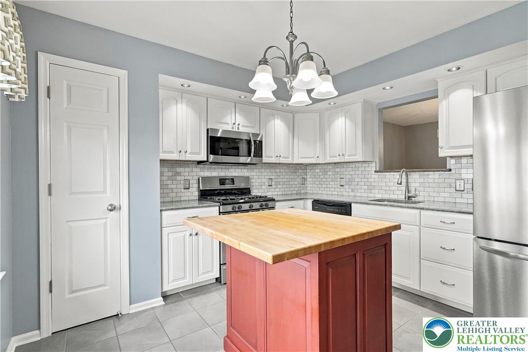 1058 Fredrick Blvd Property Photo 10