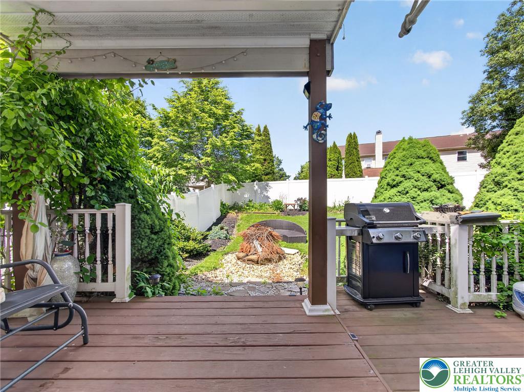 2580 Lower Way Property Photo 8