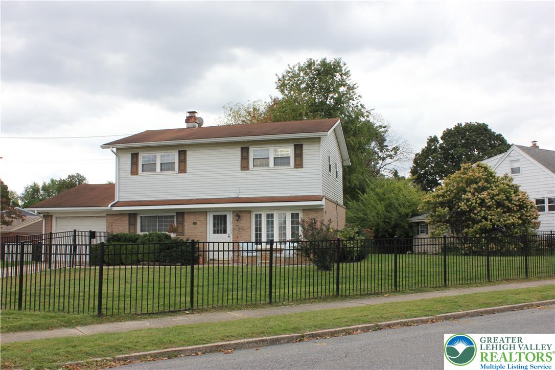 2104 Pinehurst Road Property Photo 1