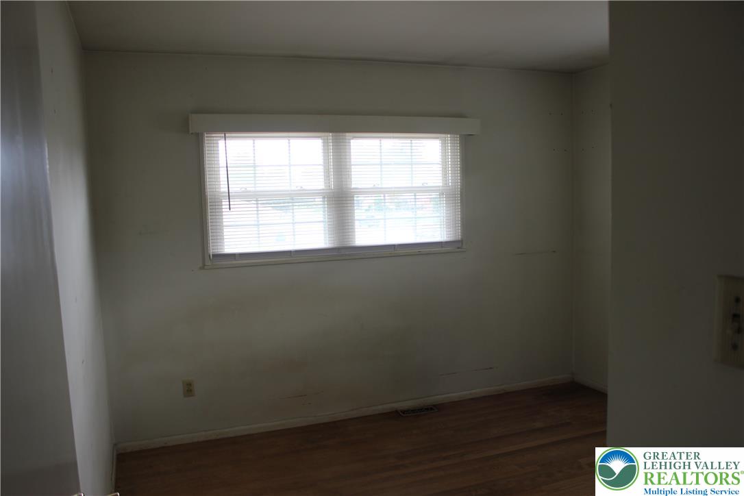 2104 Pinehurst Road Property Photo 12