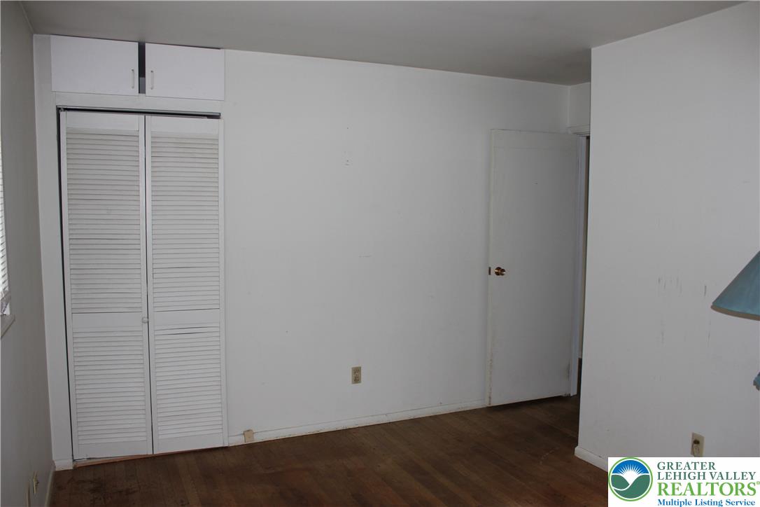 2104 Pinehurst Road Property Photo 14