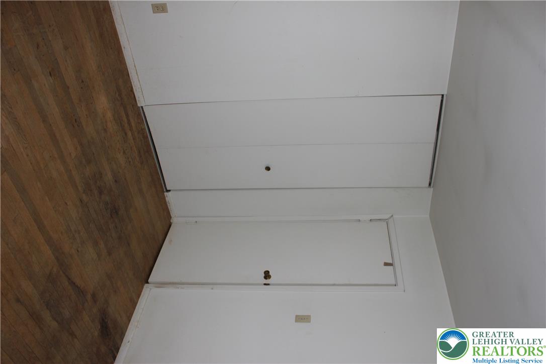 2104 Pinehurst Road Property Photo 16