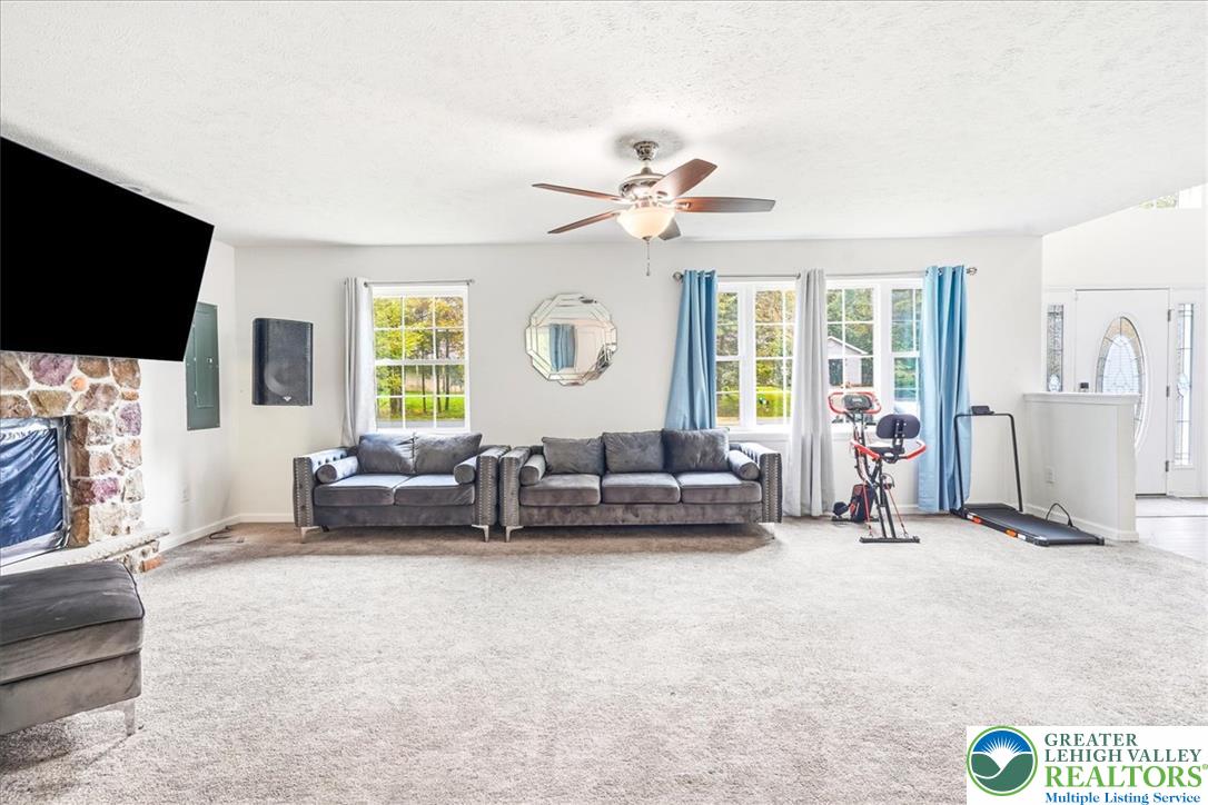 425 Scotch Pine Drive Property Photo 15