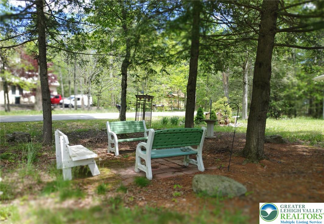 105 Tulip Trail Property Photo 8