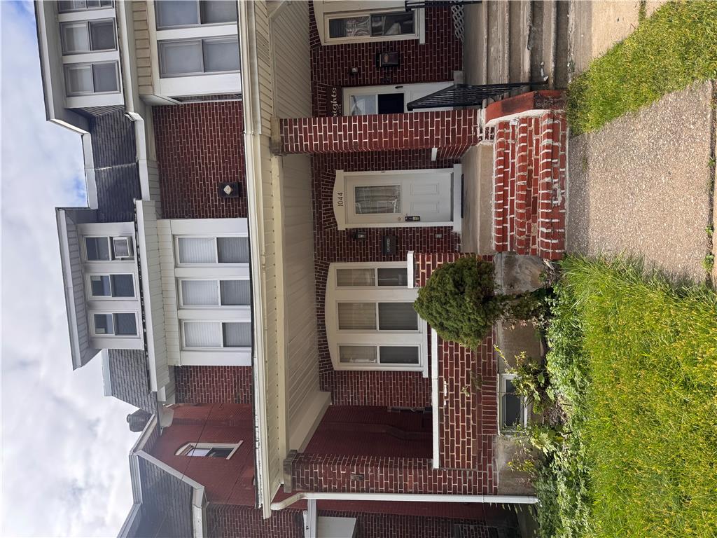 1044 Fullerton Avenue Property Photo 1